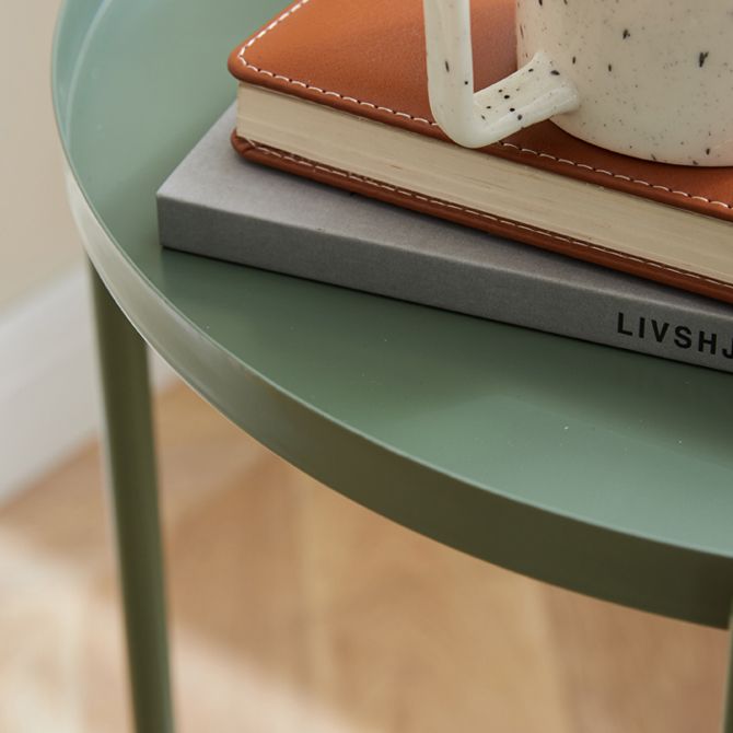 Eigentijdse accenttafel nachtkastje antieke afwerking metalen nachtkastje