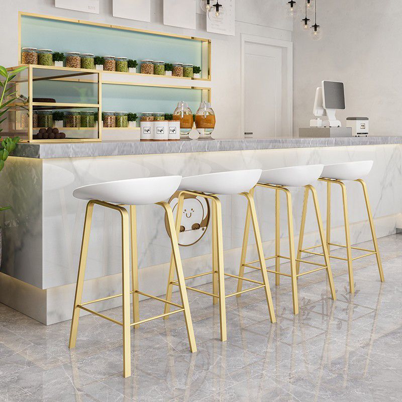 Modern Armless Backrest Counter Stool Iron Cafe Bar Stool with Acrylic Seat Clearhalo 'Bar Furniture' 'Bar Stools' 'bar_stools' 'furn' 'furn_bar_stools' 'Furniture' 'furniture_bar_stools' 'Kitchen & Dining Furniture' 1200x1200_b8203256-2d63-445c-b11e-006ffaec308d