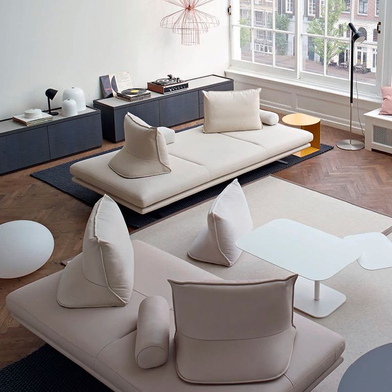 Contemporary Upholstered Solid Color Lounge Chair with Metal Legs Clearhalo 'Chairs & Seating' 'Chaise Lounge' 'chaise_lounge' 'furn' 'furn_chaise_lounge' 'Furniture' 'Living Room Furniture' 1200x1200_b8373e8a-0a9e-462c-8962-41b9277e8be2