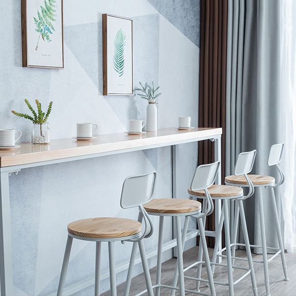 Tavolo da bar in legno massiccio di lussuoso set da barra da barra da 1/5 pezzi con sgabelli bianchi