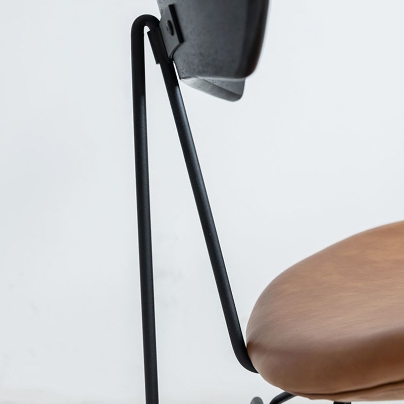 Sedie da pranzo senza braccio imbottite industriali.