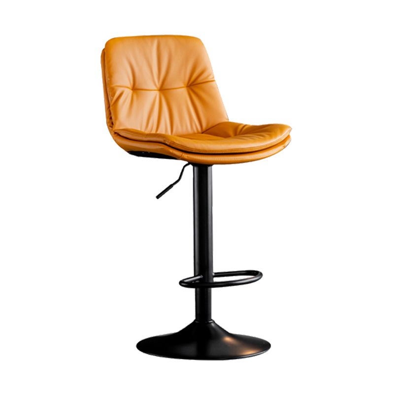 Sgabello da bar scandinavo in metallo, ecopelle, con schienale basso e base in ferro