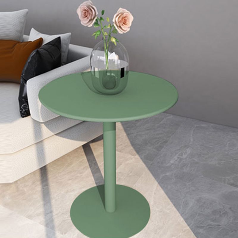 Round Metallic Side Table Contemporary Pedestal Side End Table Clearhalo 'Coffee & Accent Tables' 'End & Side Tables' 'end_side_table' 'Furniture' 'furniture_end_side_table' 'Living Room Furniture' 1200x1200_b94b6ac4-5a6c-4db2-8c0b-70de66d67c52