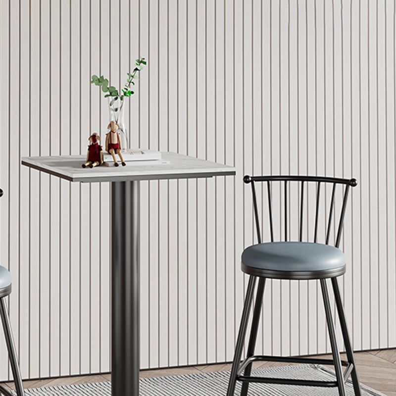 Ensemble de bar PCS 1/2/3/5 moderne avec table de pub carrée et tabourets métalliques pour la maison