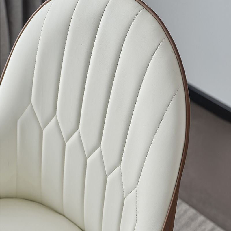 Glam -stijl Parsons eetkamerstoelen faux lederen armloze zijstoel