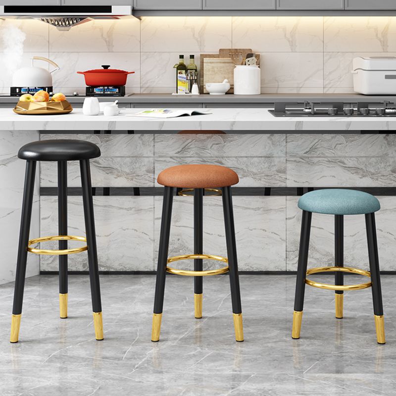 Scandinavian Style Steel Legs Bar-stool Round Seat Single Counter Stool for Kitchen Bar Clearhalo 'Bar Furniture' 'Bar Stools' 'bar_stools' 'furn' 'furn_bar_stools' 'furniture_bar_stools' 'Kitchen & Dining Furniture' 'kitchen&dining_furn' 'kitchen' 'kitchen_furn' Furniture' 1200x1200_b9e4fff4-6c6a-4f62-a8c2-2d71f57e3519