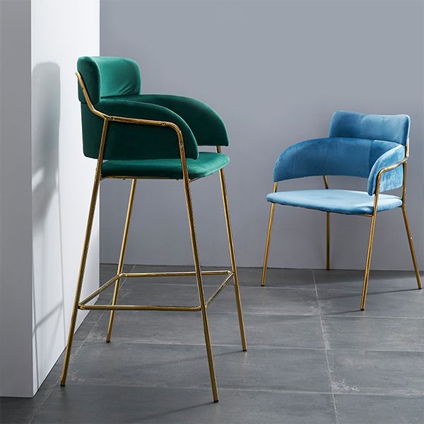 スカンジナビアのバケツシートバースツール生地の武装したバースツール4脚の脚