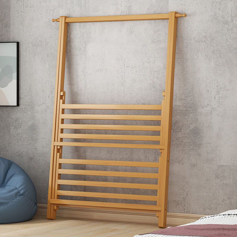 Appuntamento scandinavo per appendiabiti in legno di stoccaggio senza piedi.