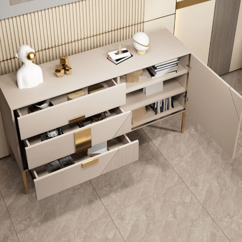 Tavolo da buffet di legno moderno e contemporaneo con armadi e cassetti