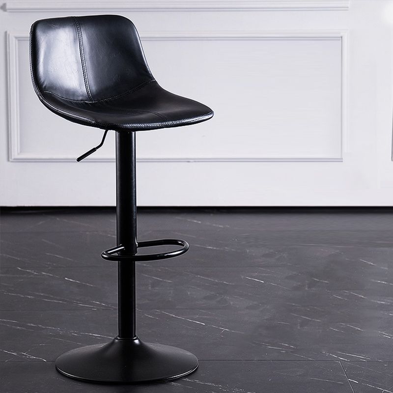 Industrial Bar and Counter Stool Low Back Stool with Pedestal Base in Black Clearhalo 'Bar Furniture' 'Bar Stools' 'bar_stools' 'furn' 'furn_bar_stools' 'Furniture' 'furniture_bar_stools' 'Kitchen & Dining Furniture' 1200x1200_ba319150-f7a1-4e0f-951e-1e9a9a0466be