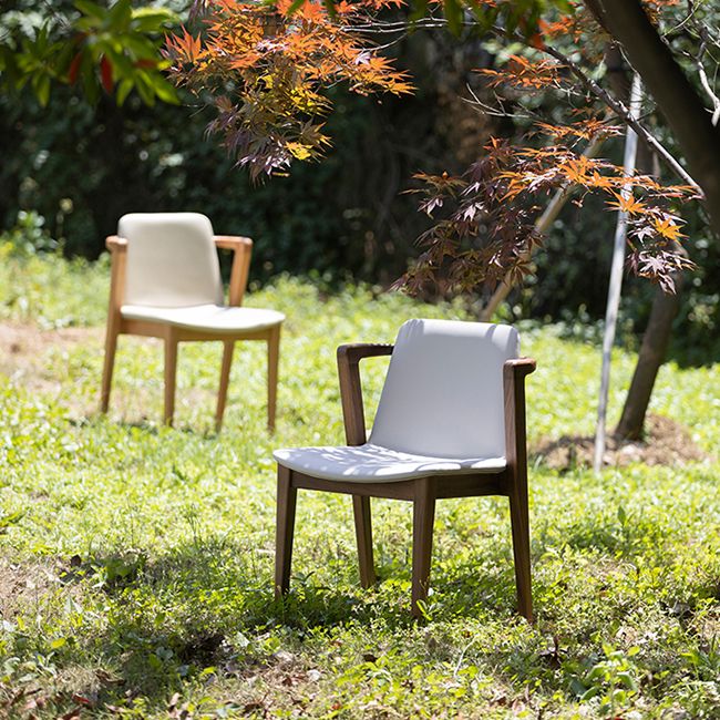 Nordic Style Solid Wood Arm Dining Chair with Upholstered for Home