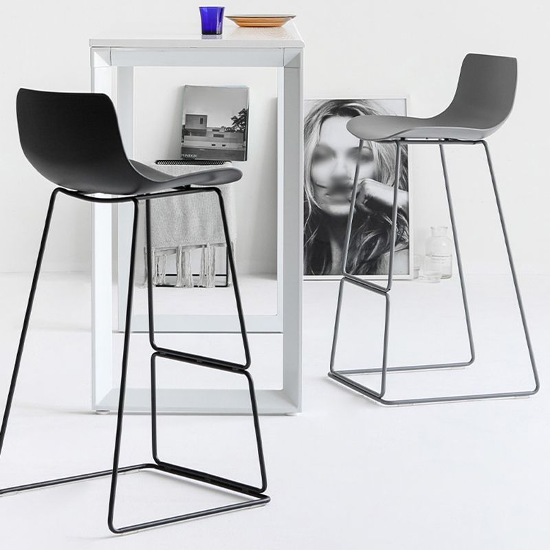 Bucket Footrest Bar & Counter Stool Indoor Plastic Modern Counter Bar Stool Clearhalo 'Bar Furniture' 'Bar Stools' 'bar_stools' 'furn' 'furn_bar_stools' 'furniture_bar_stools' 'Kitchen & Dining Furniture' 'kitchen&dining_furn' 'kitchen' 'kitchen_furn' Furniture' 1200x1200_bac61411-4627-42c4-9e3d-32eb8bdb653a