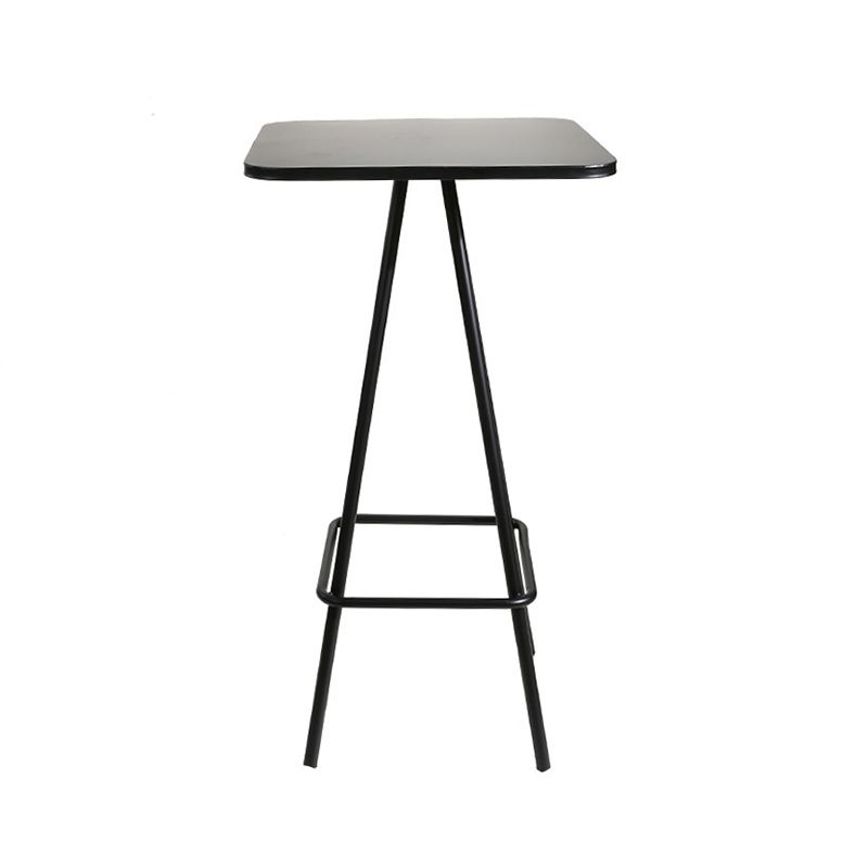 Quadratisches Industrie-Stehtisch-Set, 1/2-teiliger Thekentisch mit hohen Eisenhockern