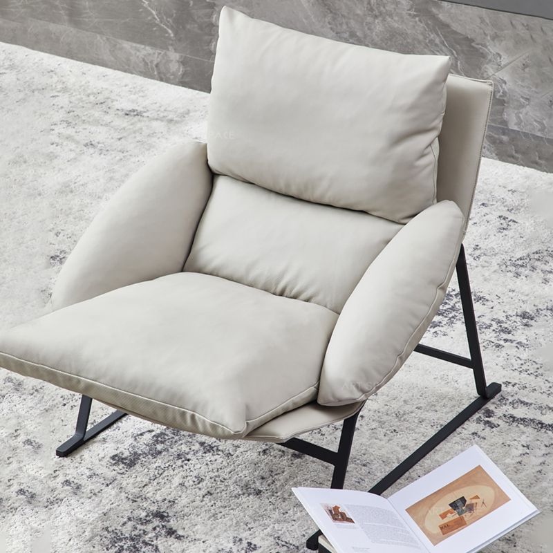 Zeitgenössischer 35,5 "breites Kunstleder -Leder -Kissen -Back -Lounge -Stuhl