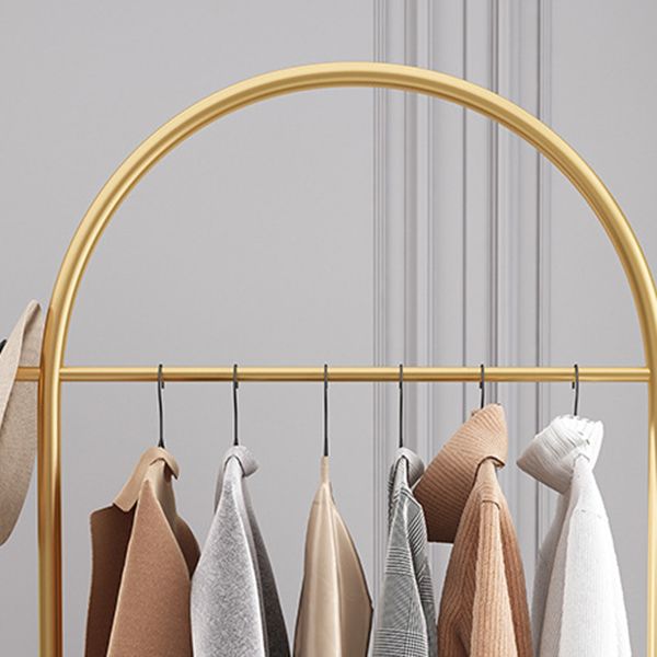 Industriële zaal staat vrij staan ​​met metalen kaderrek van de rail