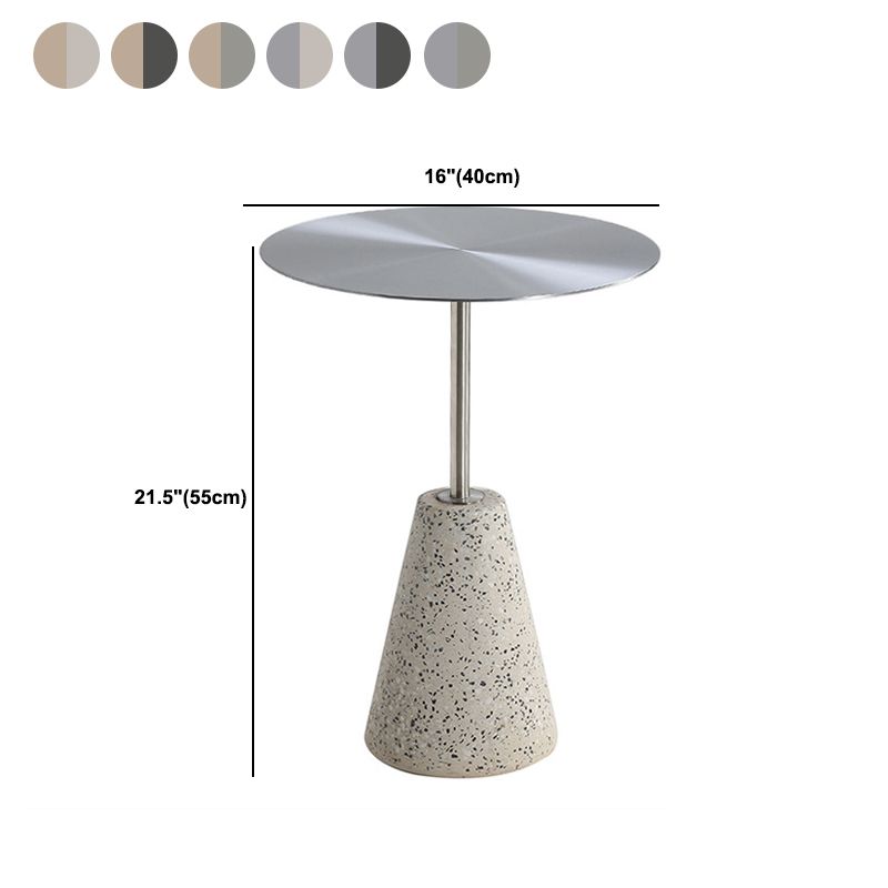 中世のモダンスタイルの丸い金属テーブルと石の台座ベースサイドテーブル