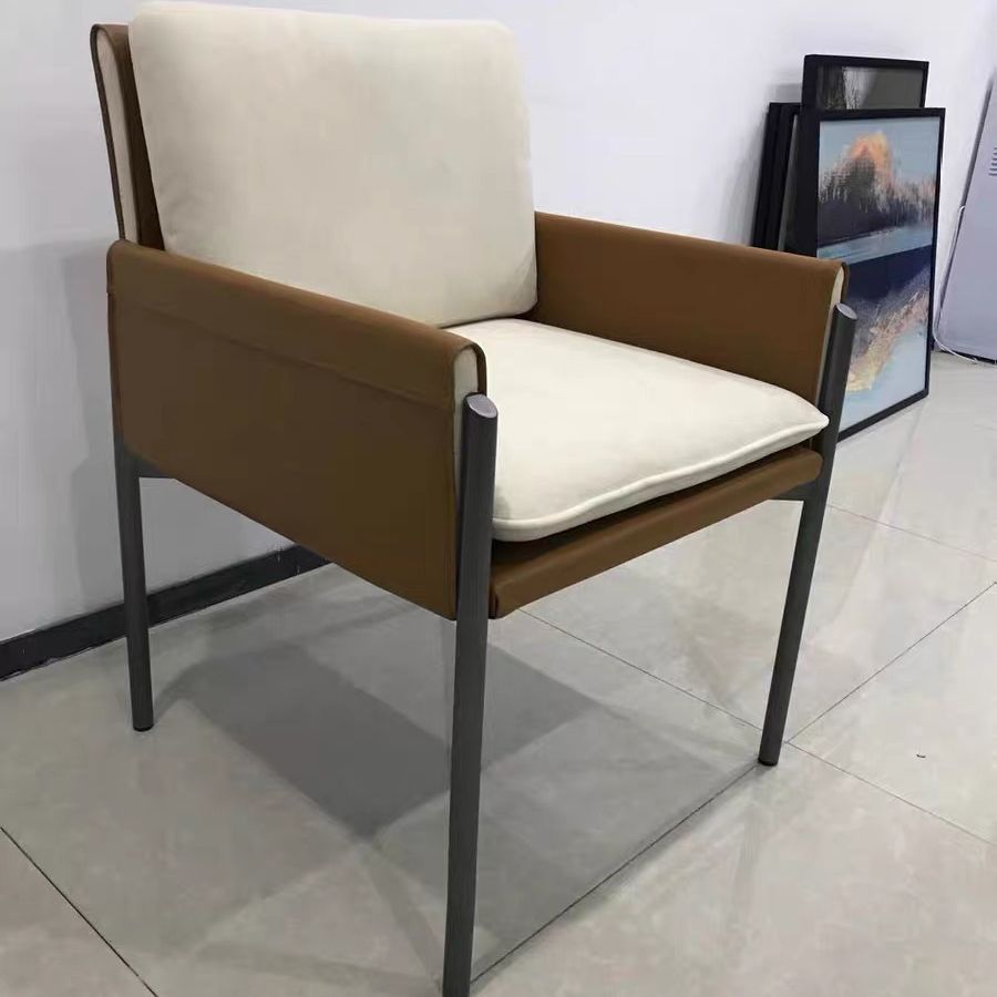 Frame di metallo nero moderno sedia da pranzo con braccia finitura opaca sedia sidrow side