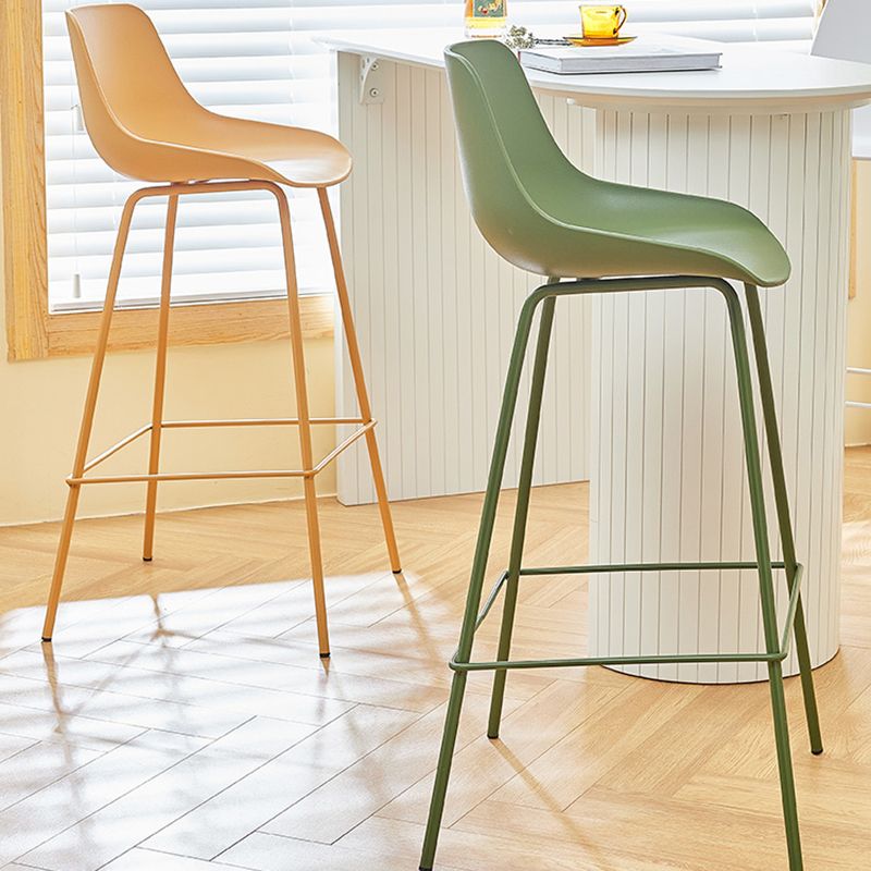 Contemporary Bar-stool Plastic Counter Bar Stool with Metal Legs for Home Clearhalo 'Bar Furniture' 'Bar Stools' 'bar_stools' 'furn' 'furn_bar_stools' 'Furniture' 'furniture_bar_stools' 'Kitchen & Dining Furniture' 1200x1200_bc3e594d-a8c5-428f-8bbd-87a8c3993288