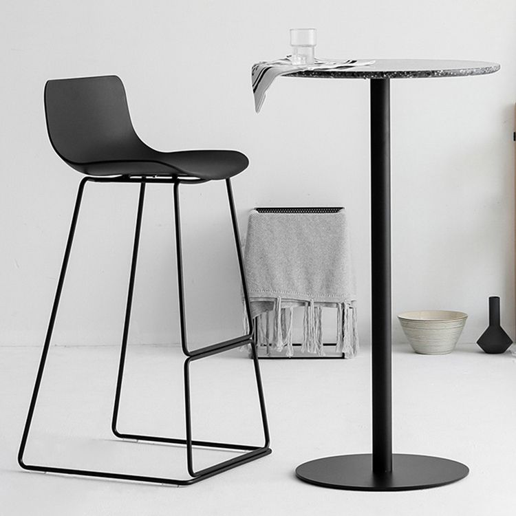 Modern Style Plastic Armless Stools Low Back Counter Stools with Metal Base Clearhalo 'Bar Furniture' 'Bar Stools' 'bar_stools' 'furn' 'furn_bar_stools' 'Furniture' 'furniture_bar_stools' 'Kitchen & Dining Furniture' 1200x1200_bc7ebc1f-dbe6-435b-84d7-845ef1fb9b79