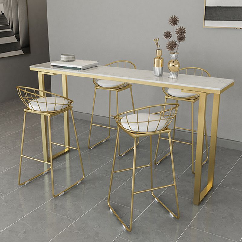 Faux marmeren tafel moderne bistro-bartafel met sledeonderstel