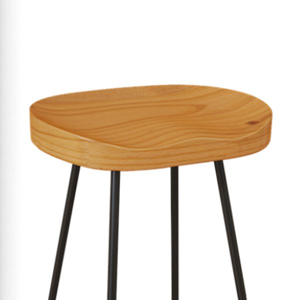 Tabouret de comptoir en bois de style bars de style industriel avec des jambes en métal pour le restaurant
