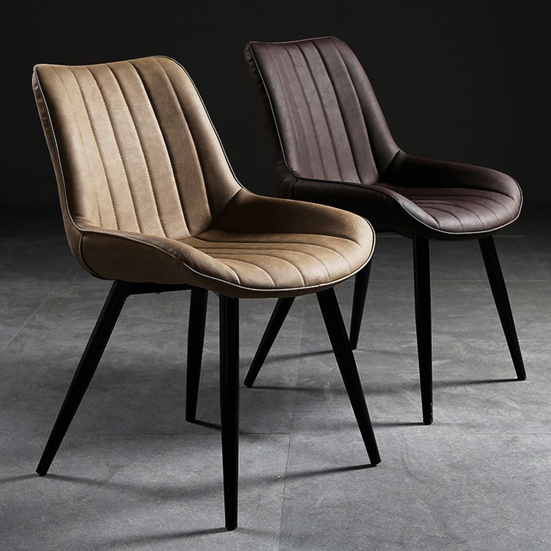 Chaises latérales sans bras de style industriel avec des jambes en métal pour la cuisine