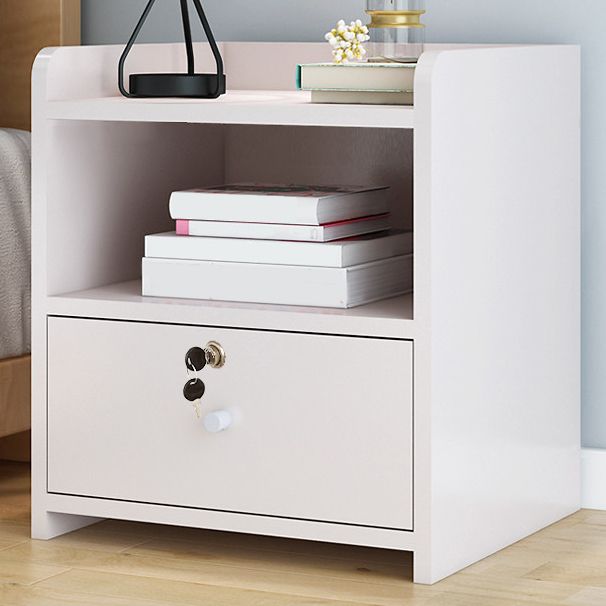 Panel artificial 18 '' Altantador de cajones de la mesita de altura Moderno de cama de cama con cerradura