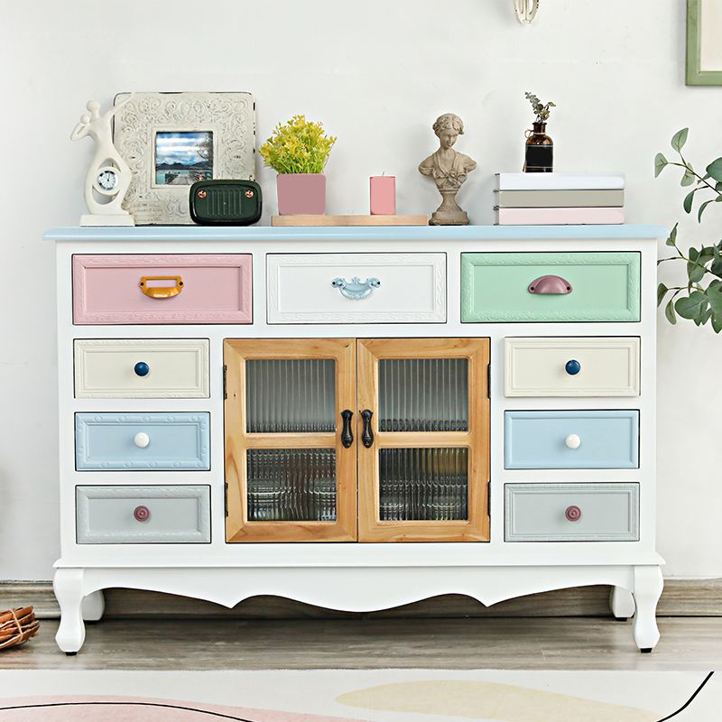 Nautische gemanipuleerde hout op de slaapkamer van hout opbergkast met laden