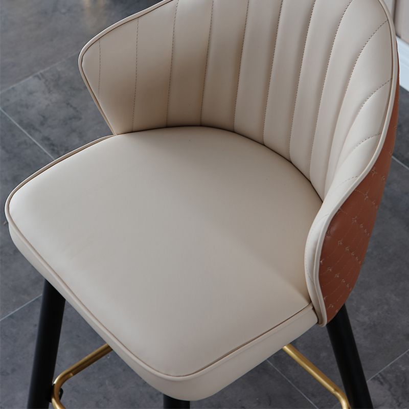 Glam Leder-Barhocker mit Rückenlehne und Metallbeinen