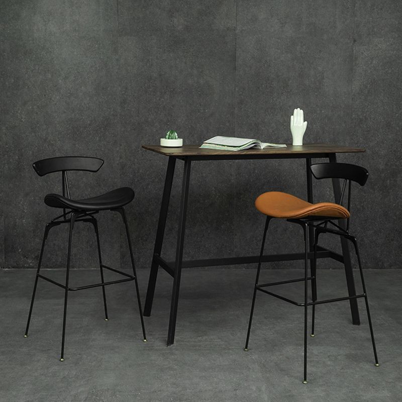 Black Iron Bar Stool Industrial Style Low Back Counter Stool with Saddle Seat Clearhalo 'Bar Furniture' 'Bar Stools' 'bar_stools' 'furn' 'furn_bar_stools' 'furniture_bar_stools' 'Kitchen & Dining Furniture' 'kitchen&dining_furn' 'kitchen' 'kitchen_furn' Furniture' 1200x1200_bd9d36e9-ce15-4419-a6f7-fa30d6fef47c