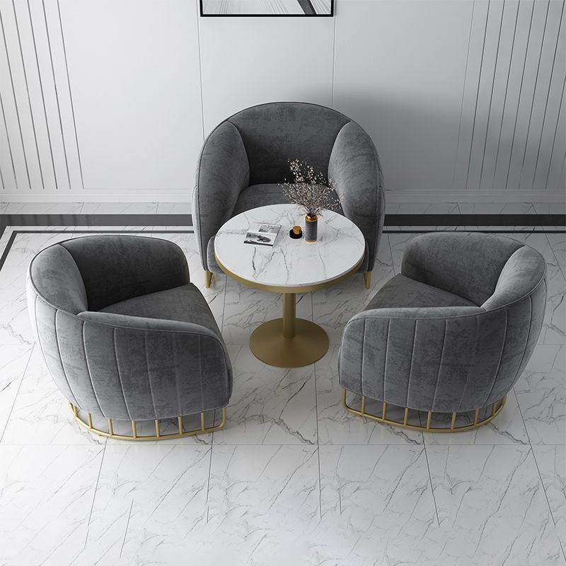 Velvet Barrel Accent Chair 29.52 "Laissez les bras de large inclus chaise avec des jambes en fer doré