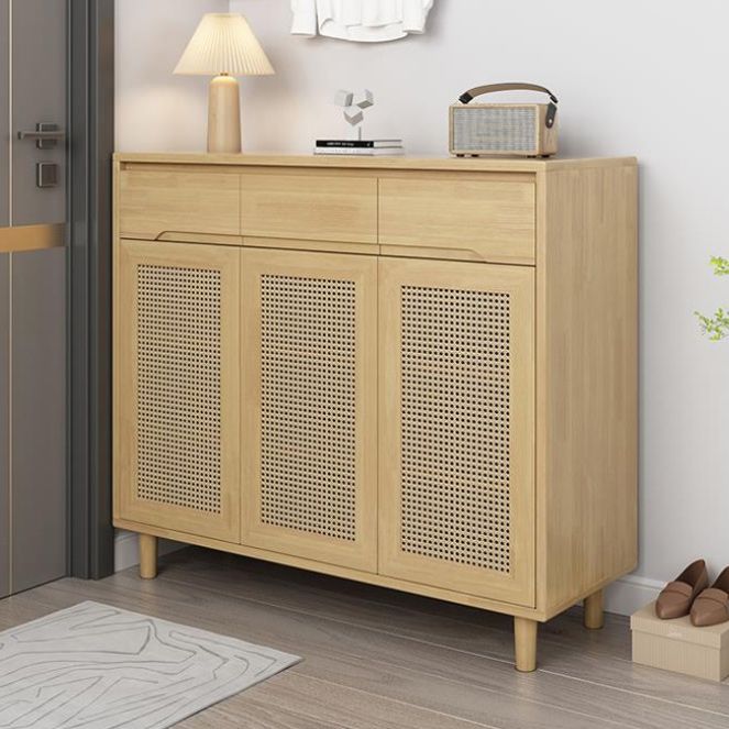 Cabinet d'accent contemporain avec tiroirs et portes en bois massif