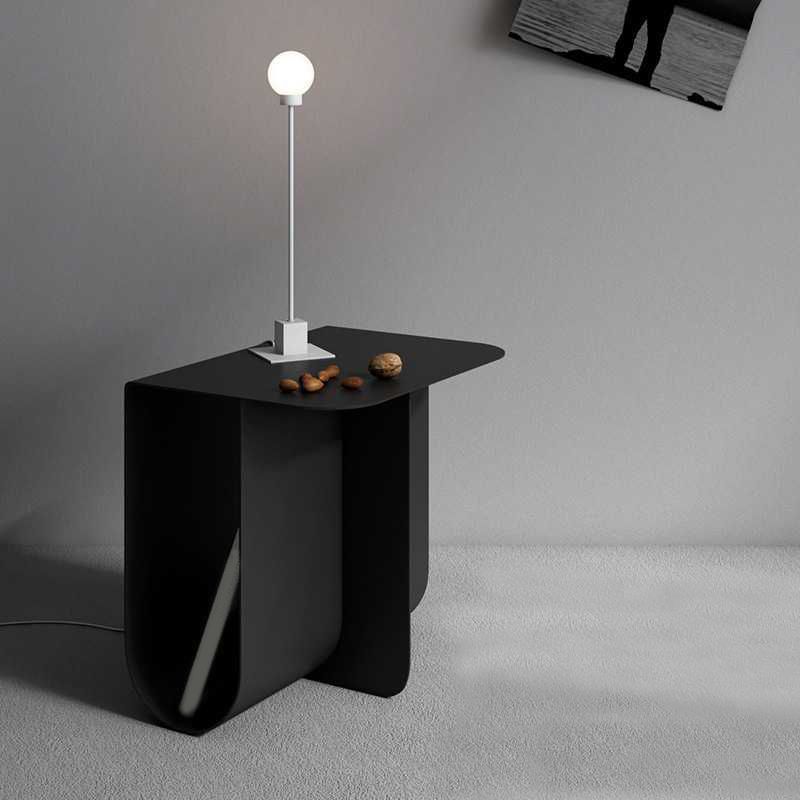 Mesa de metal rectangular de estilo moderno de mediados de siglo con mesa lateral base abstracta