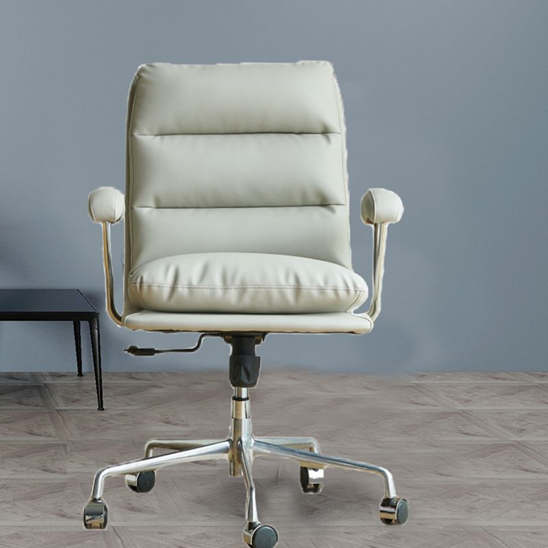 Silla de oficina de armas fija moderna Mecanismo de inclinación de cuero Silla de escritorio ergonómico