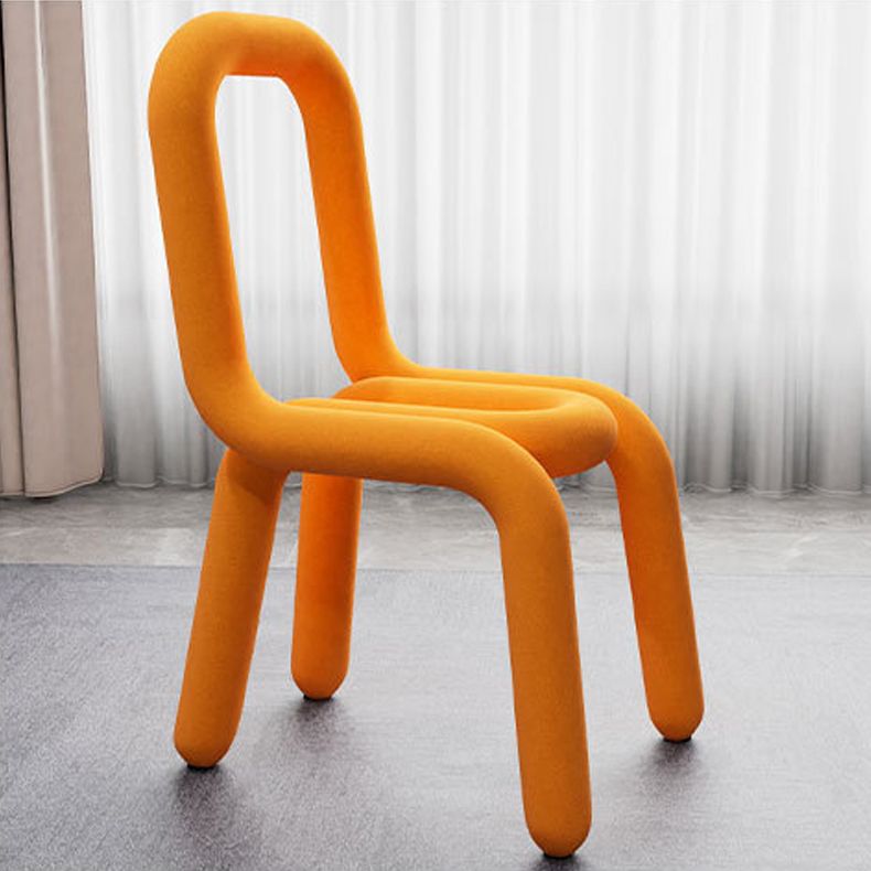 デザイナースタイルベルベットカーブドチェアオープンバックマット仕上げダイニングチェア