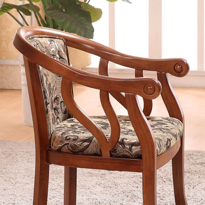 Silla de brazo de brazo de comedor de marco de madera maciza cubierta