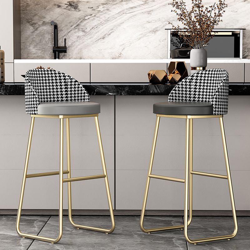 Scandinavian Iron Counter Stools Upholstered Low Back Bar Stools with Round Seat Clearhalo 'Bar Furniture' 'Bar Stools' 'bar_stools' 'furn' 'furn_bar_stools' 'furniture_bar_stools' 'Kitchen & Dining Furniture' 'kitchen&dining_furn' 'kitchen' 'kitchen_furn' Furniture' 1200x1200_be9a26bc-5c33-4ccf-bd87-32b8d323f4d9
