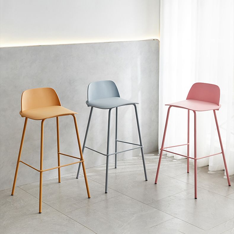 Dessert Shop Footrest Scandinavian Stool Matte Finish Plastic Barstool Clearhalo 'Bar Furniture' 'Bar Stools' 'bar_stools' 'Furniture' 'furniture_bar_stools' 'Kitchen & Dining Furniture' 1200x1200_beccba25-c037-42ec-a911-34fb2b847ed3