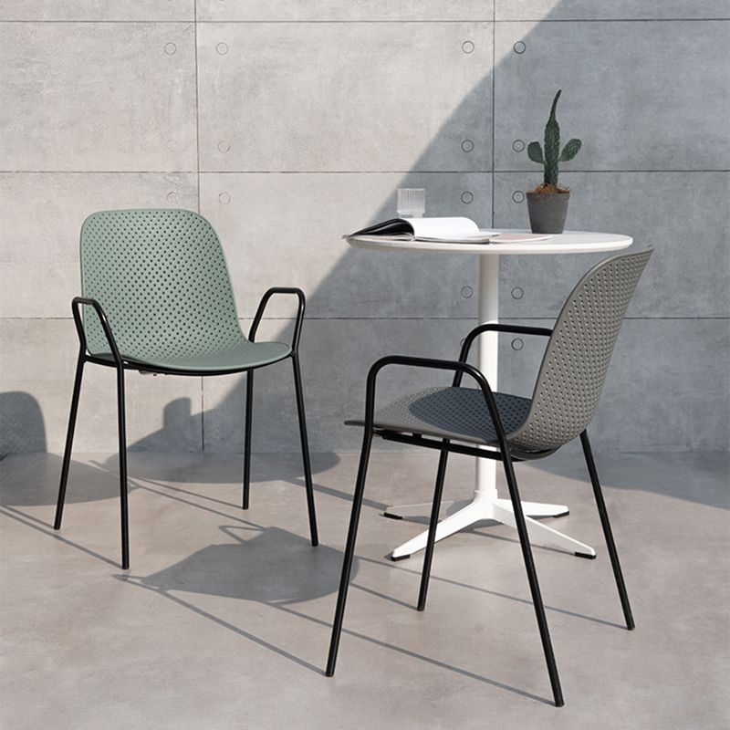 Scandinavian Style Plastic Dining Armchair Solid Back Dining Single Chair Clearhalo ' kitchen&dining_furn' 'Dining Chairs' 'Dining Tables & Seating' 'dining_chair' 'furn' 'furn_dining_chair' 'Furniture' 'furniture_dining_chair' 'Kitchen & Dining Furniture' 'kitchen' 1200x1200_bf135888-df7c-489a-a663-50250f81137b