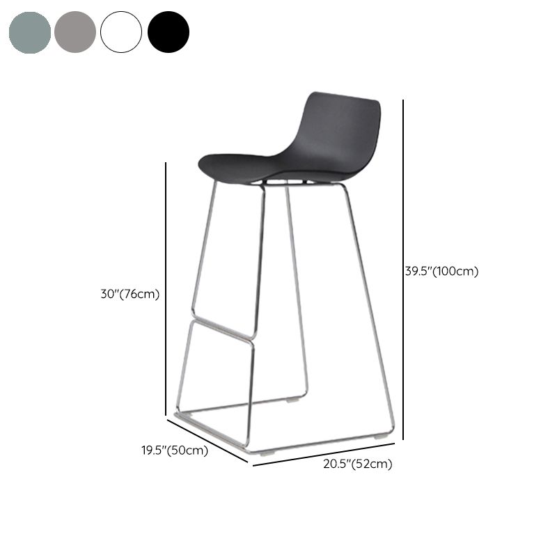 Sgabelli da bar in plastica bassa di plastica senza braccio contemporanea con base di metallo