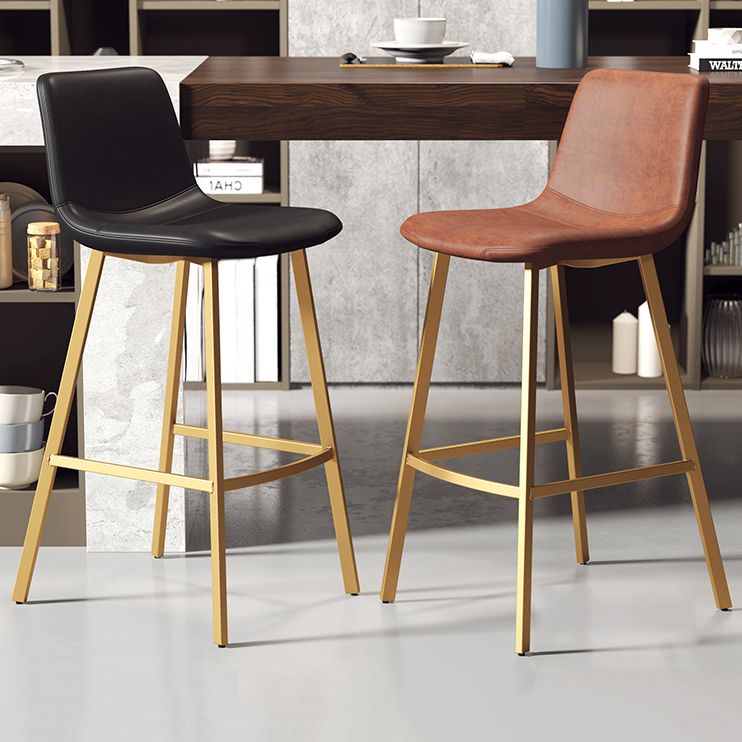 Taburete de bar sin brazos con respaldo Glam, taburete de bar de cocina de hierro con cojín de cuero y pedal