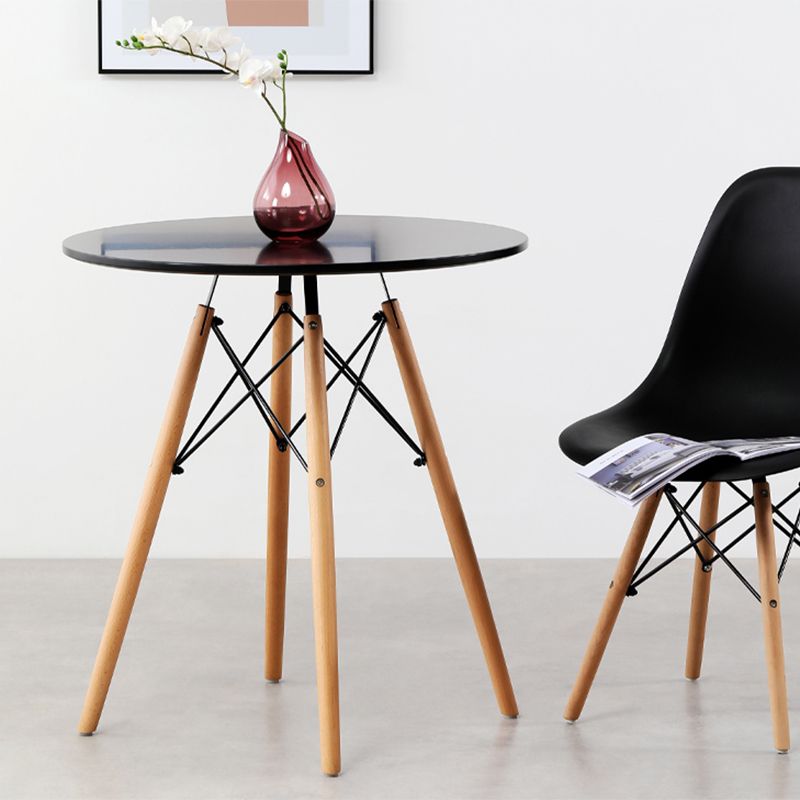 Wit en zwart moderne ronde eettafel met 4 massief houten voet