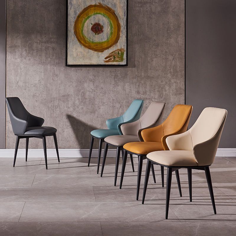 Chaise de salle à manger en cuir fausse