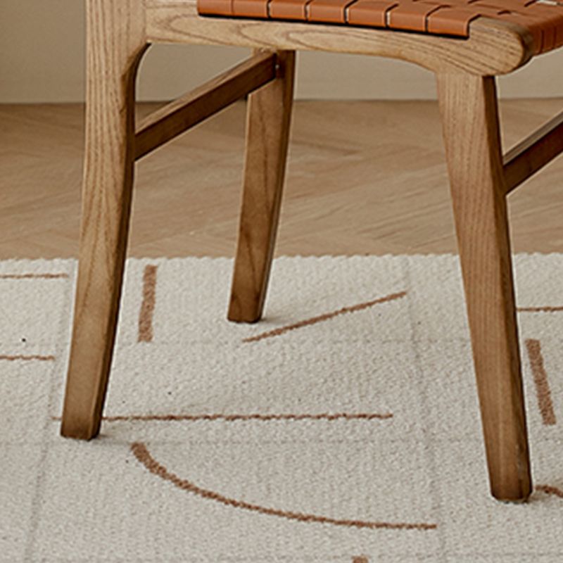 Sedia da pranzo tradizionale in legno di cenere sedia sul retro aperto per la casa