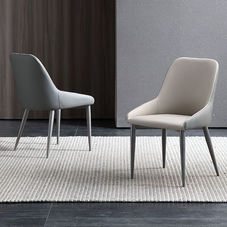 Silla de comedor de cuero moderna silla parsons con patas de matal en acabado mate para casa