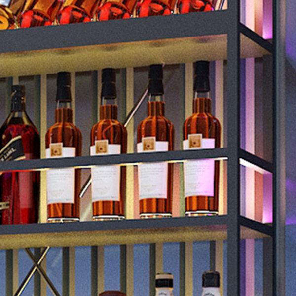 Porte-bouteille à vin industriel en métal avec étagère de bouteille de plancher.