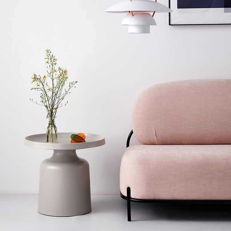 Contemporary Style Round Metal Side Table Single Base Side Table Clearhalo 'Coffee & Accent Tables' 'End & Side Tables' 'end_side_table' 'end_side_tables' 'furn' 'furn_end_side_tables' 'Furniture' 'furniture_end_side_table' 'Living Room Furniture' 1200x1200_c07180c2-237d-4d4c-9b33-afa264f162a0