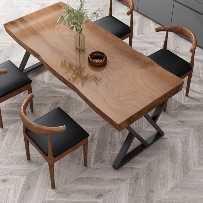 Tavolo da pranzo industriale rettangolare con piano in legno marrone scuro e base in metallo