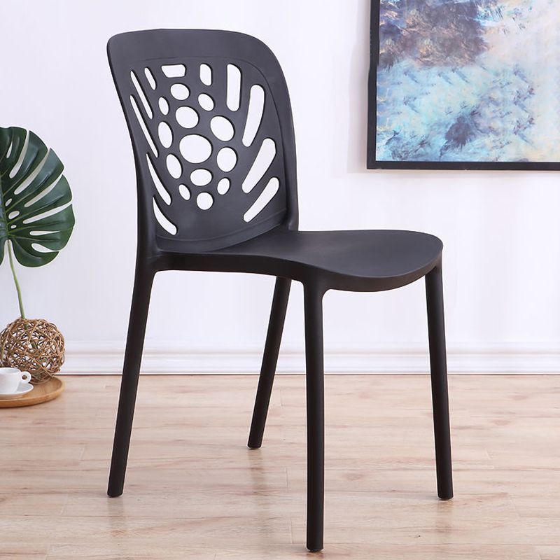 Moderne stijl zijstoel Plastic stapelbare eetkamerstoel voor eetkamer