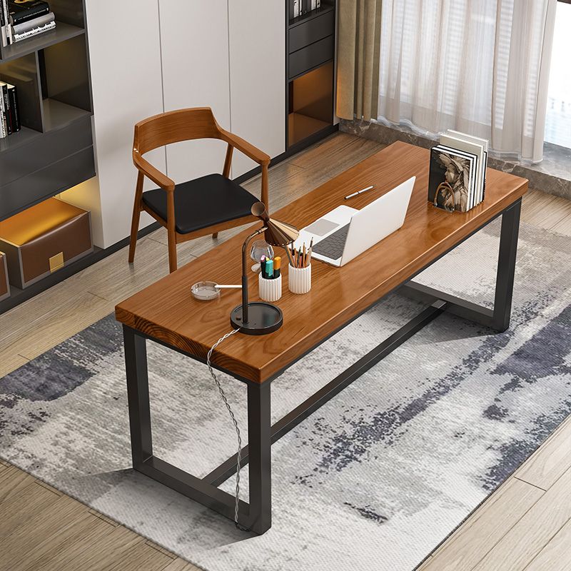 Scrivania rettangolare industriale scrivania in legno massello con base di cavalletto